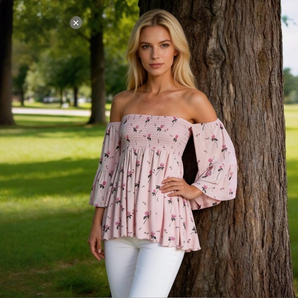 Free People Tops - FREE PEOPLE Lana Floral Bell Sleeve Tunic